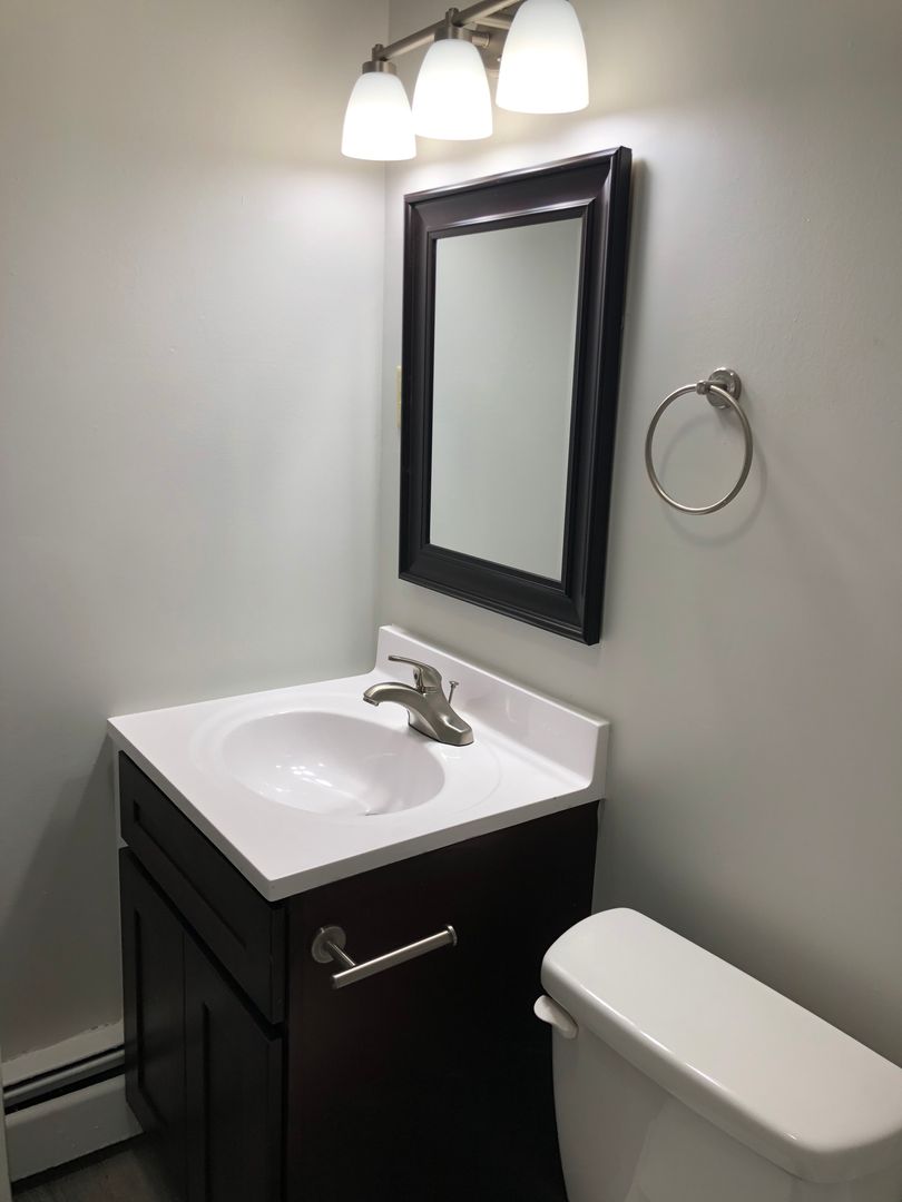 Methuen Apartment: 42 Oakland Ave