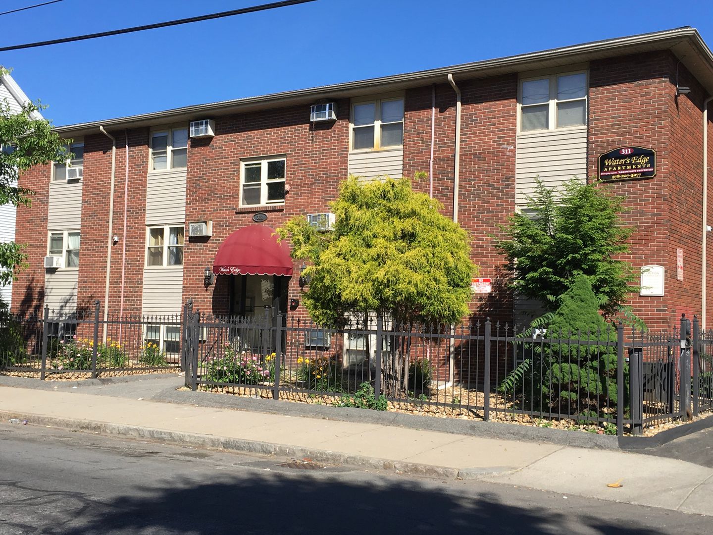 Lawrence Apartment: 311 Water St