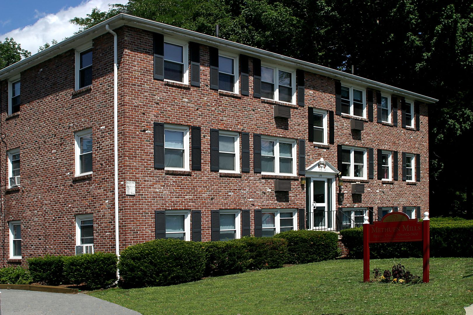 Methuen Apartment: 175 Haverhill St