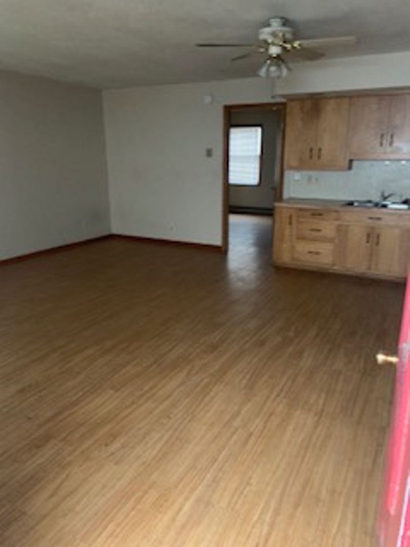 Waynetown Apartment: 114 W Washington