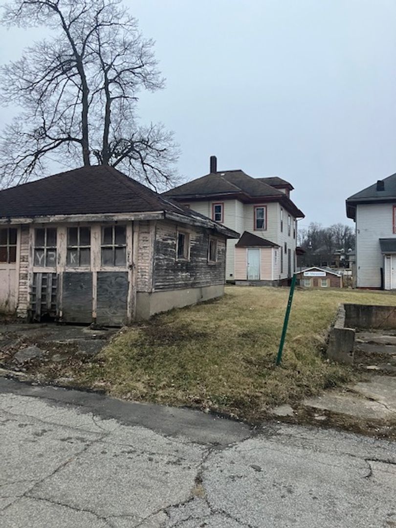 Crawfordsville House: 406 E. Market St.