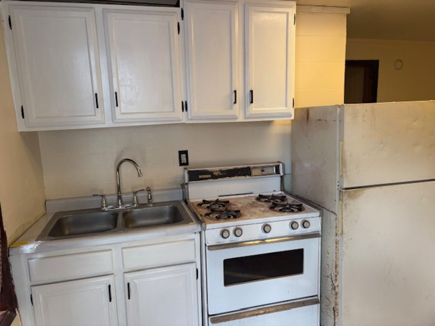 Lafayette Apartment: 1739 Main Street