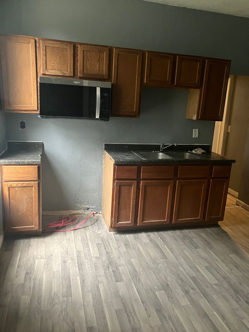 Frankfort Apartment: 453 E Walnut St