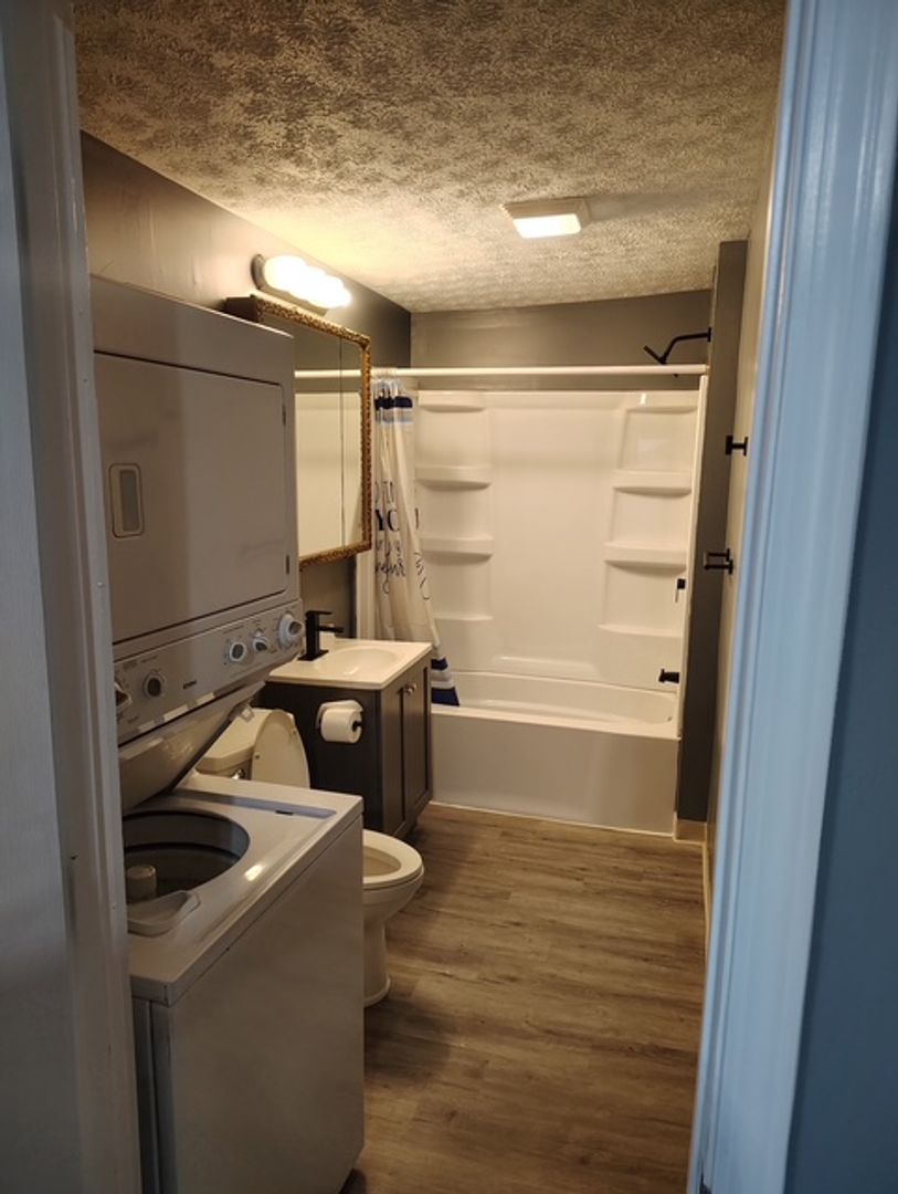 Kokomo Apartment: 609 E Mulberry Street