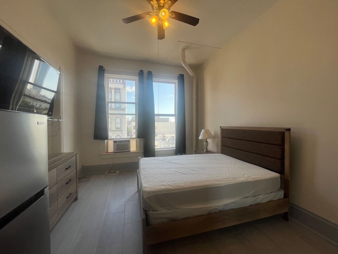 San Diego Apartment: 444 G Street