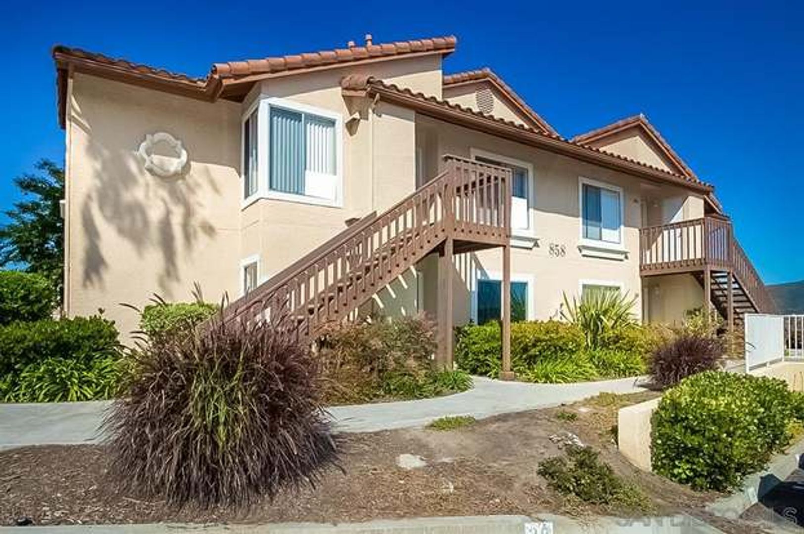 San Marcos House: 858 S Rancho Santa Fe Rd., Apt A