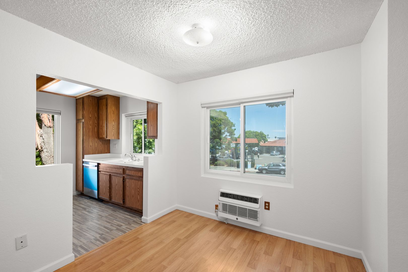 San Diego House: 8355 Capricorn Way #12