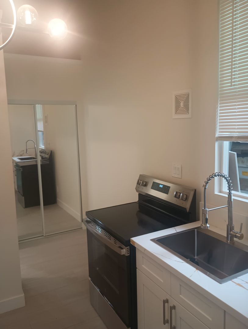 San Diego Apartment: 444 G Street