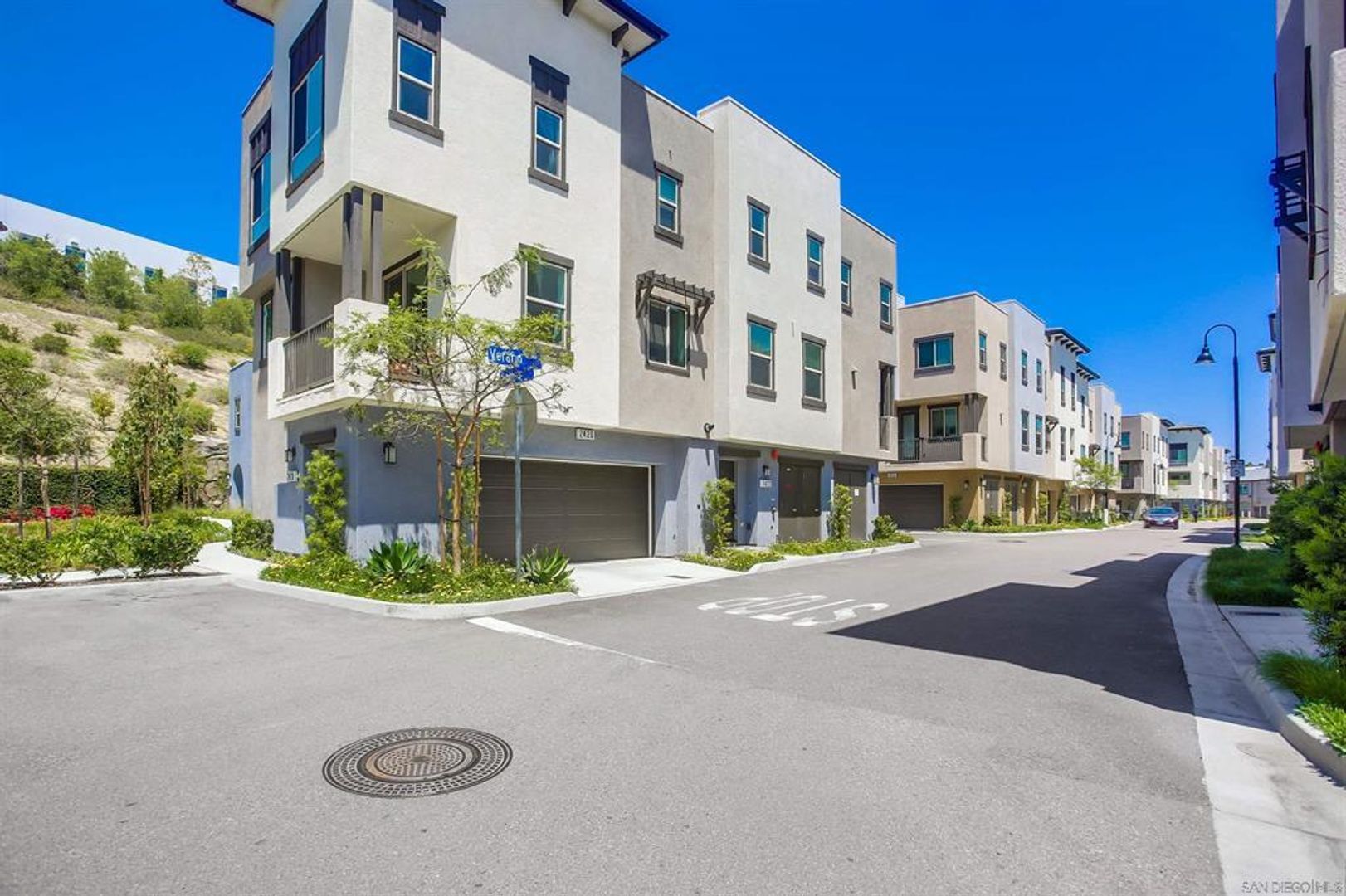 Vista House: 2422 Verano Way