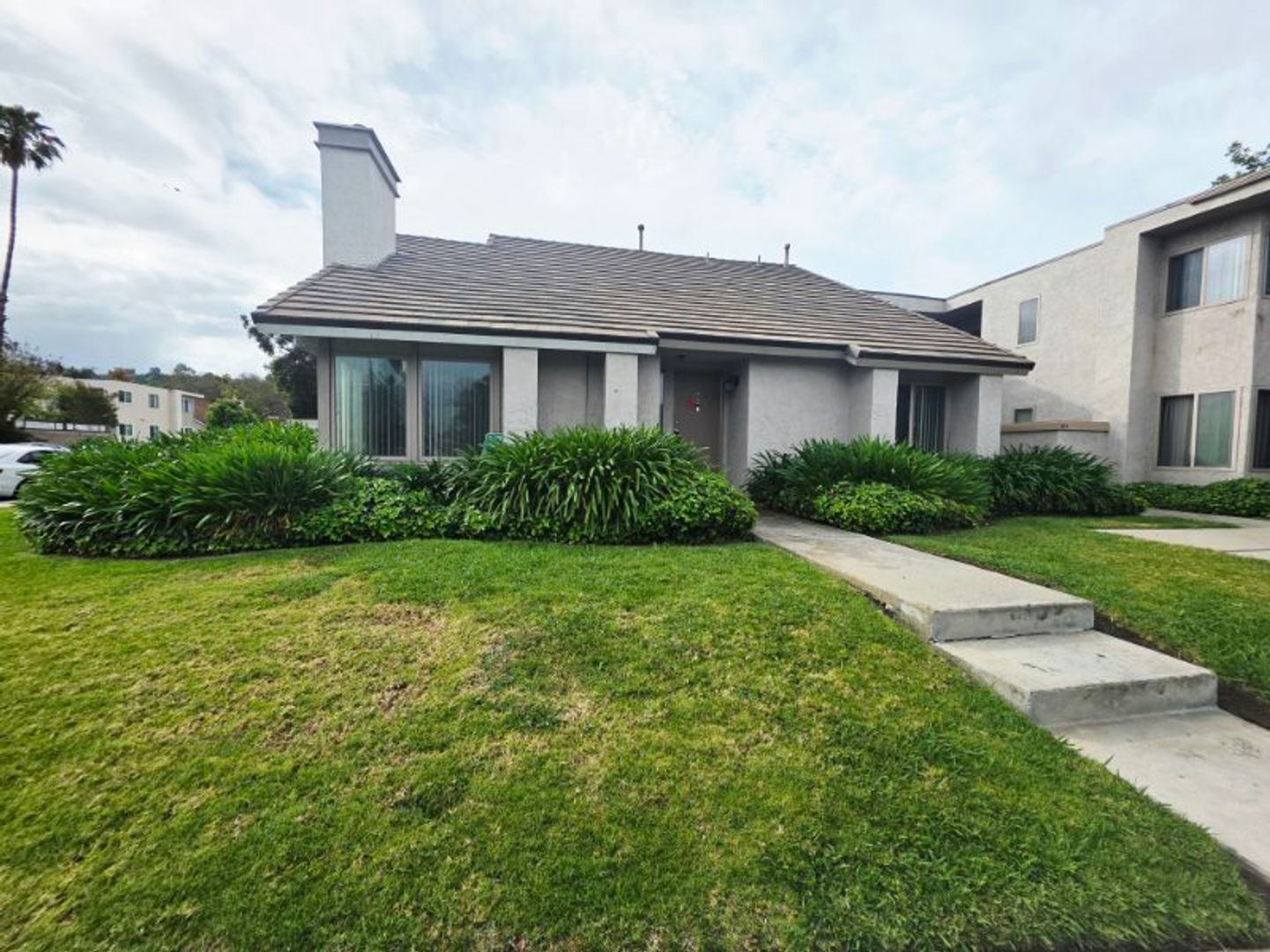 Oceanside Apartment: 185 Avenida Las Brisas