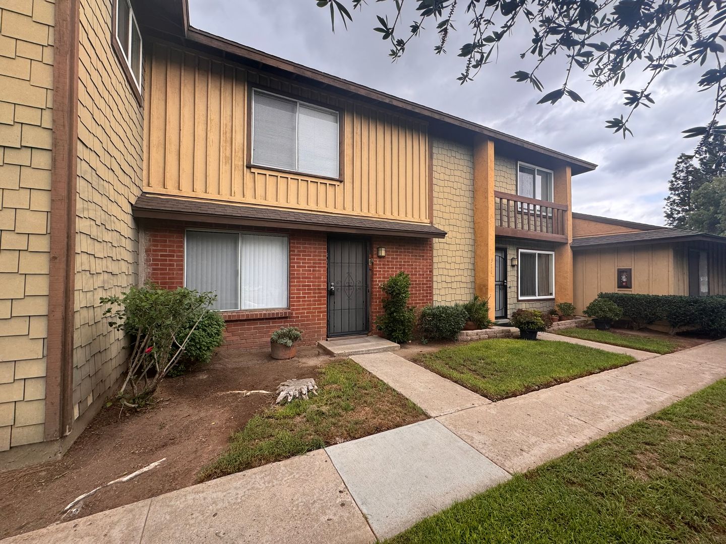 El Cajon Townhome: 309 Graves Ct