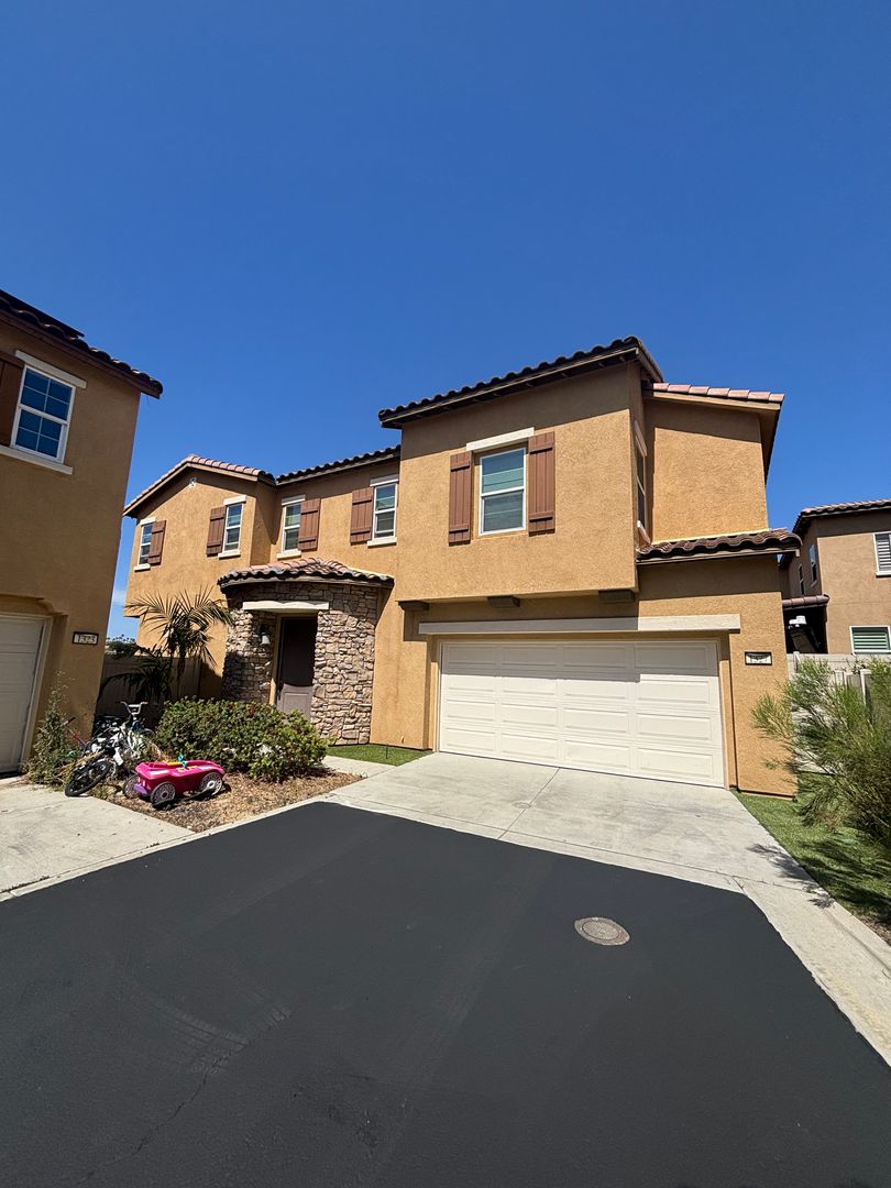 Chula Vista House: 1327 Cathedral Oaks Rd
