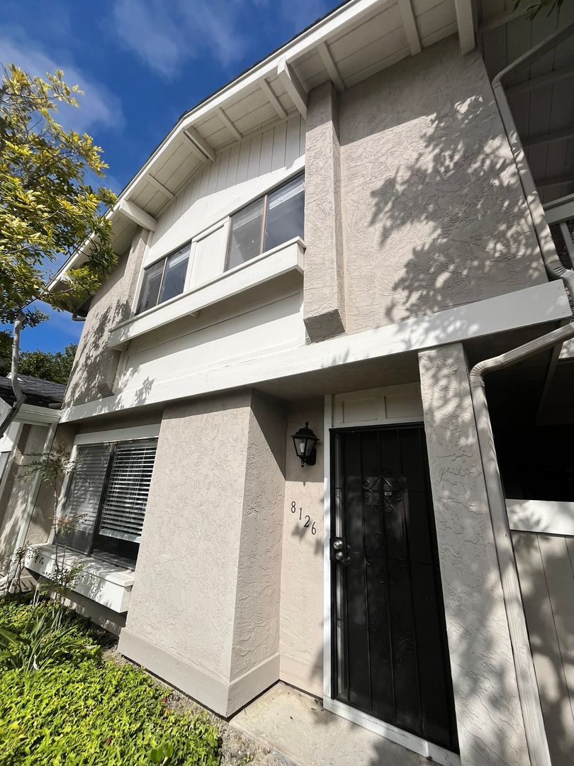 San Diego Condo: 8126 Camino Tranquilo