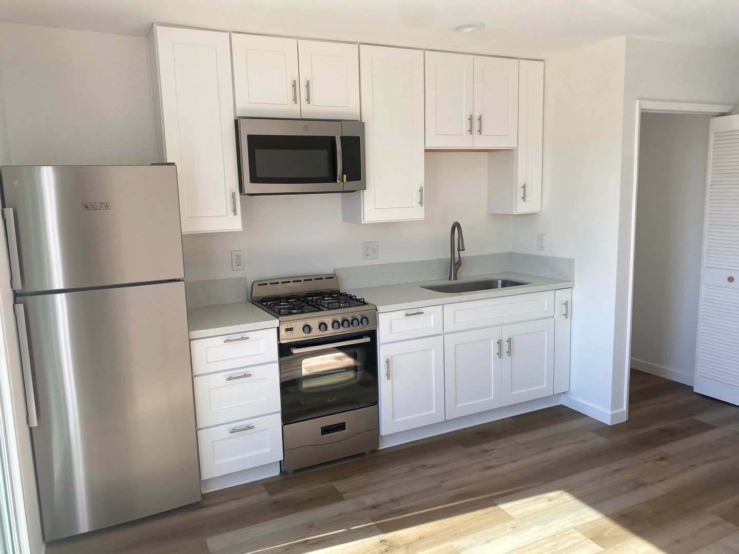 Oceanside Apartment: 3256 Carr Dr.