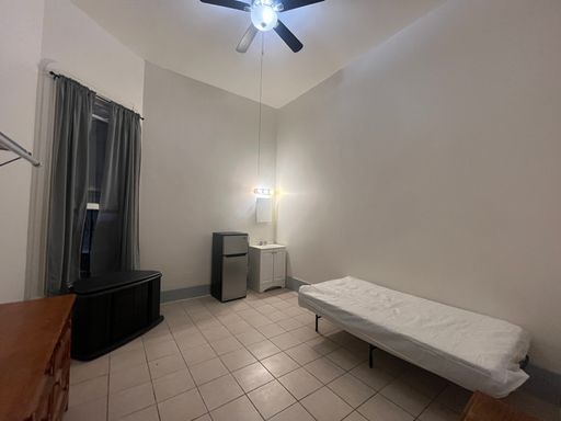 Furnished Room for Rent in Historic Downtown Building – photo 1