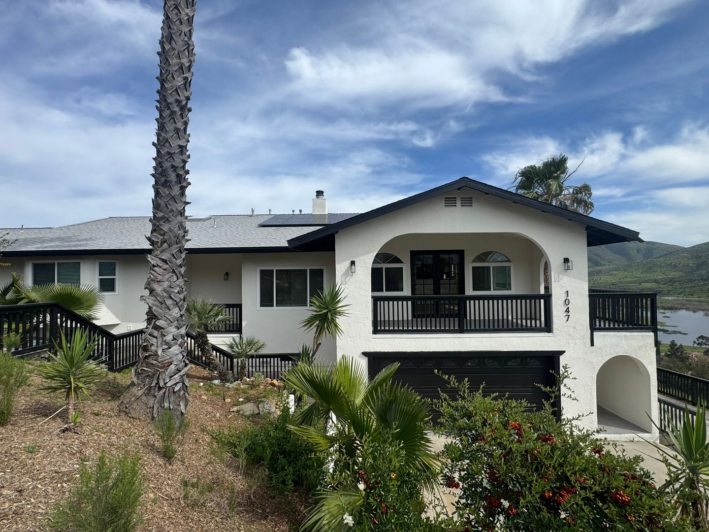 Spring Valley Apartment: 1047 Sangamon Ave