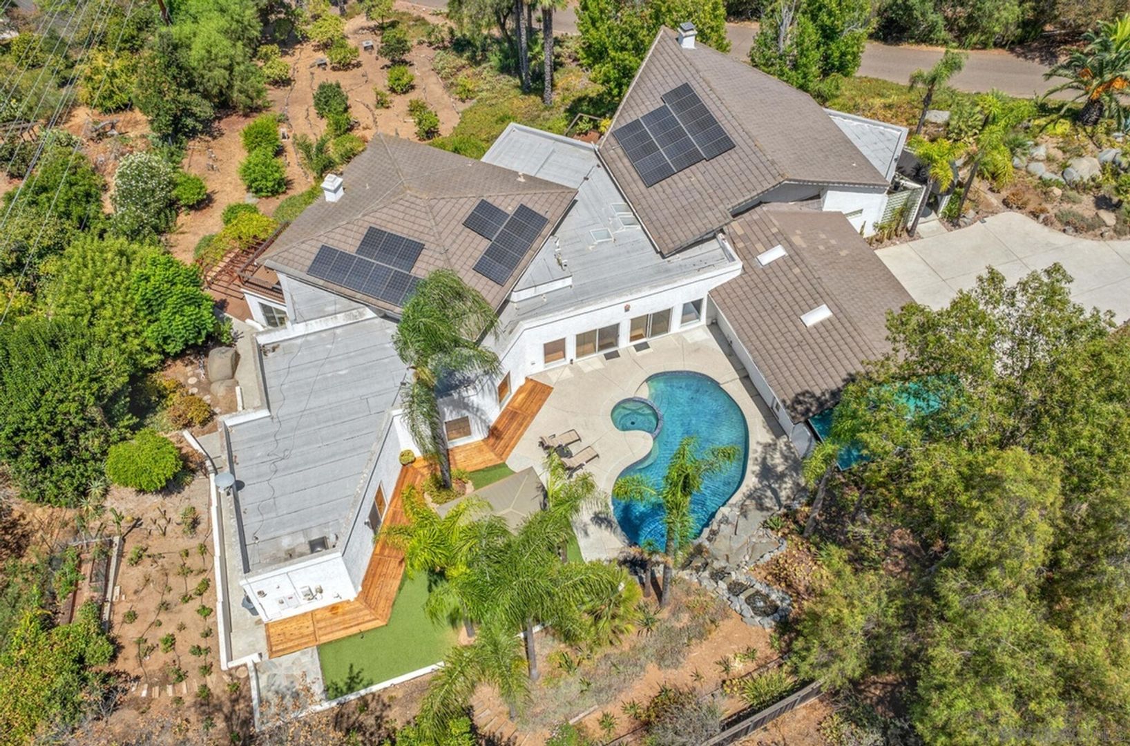 Poway House: 16224 Orchard Bend Rd