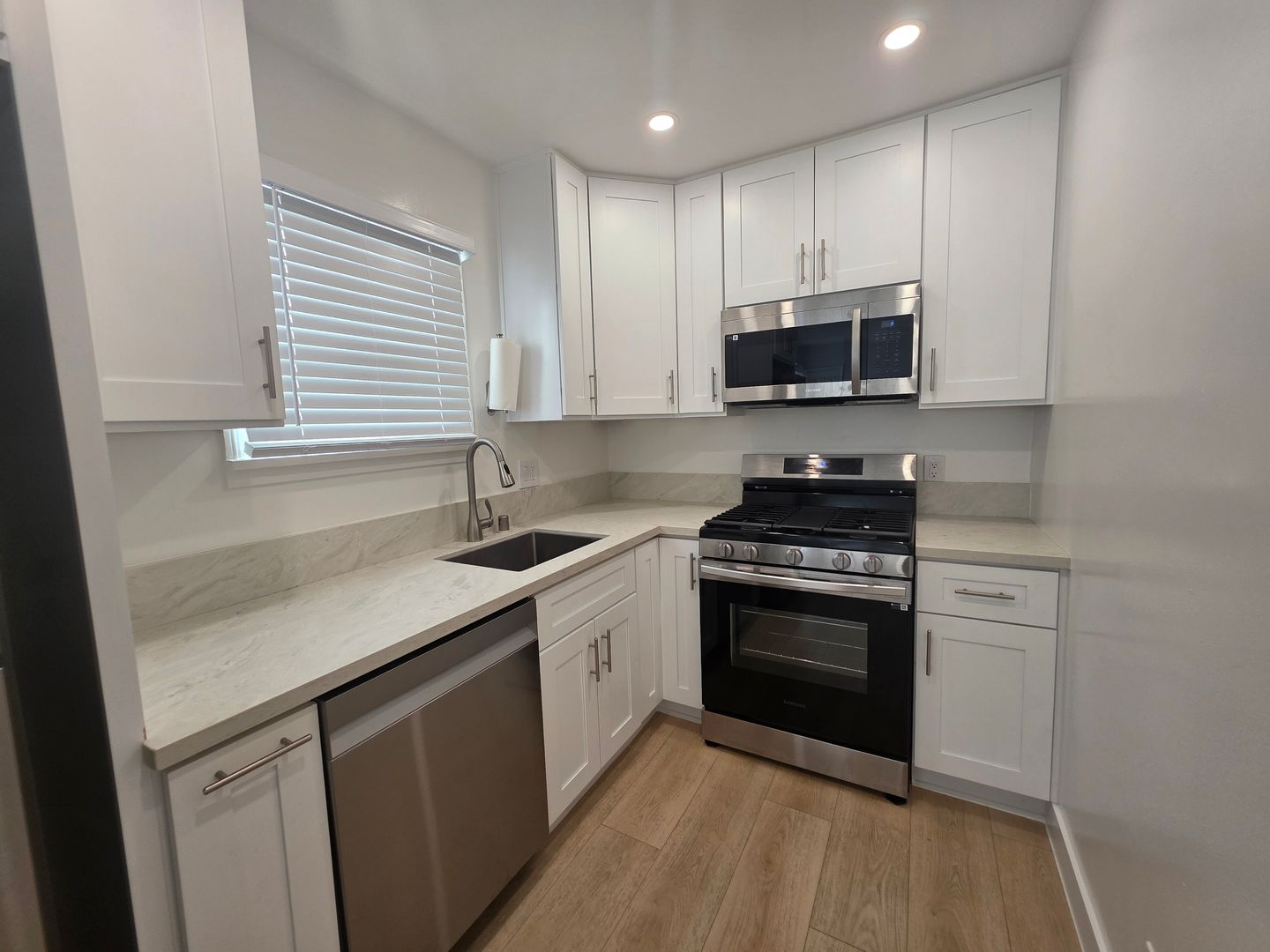 Oceanside Apartment: 1705 S Myers St