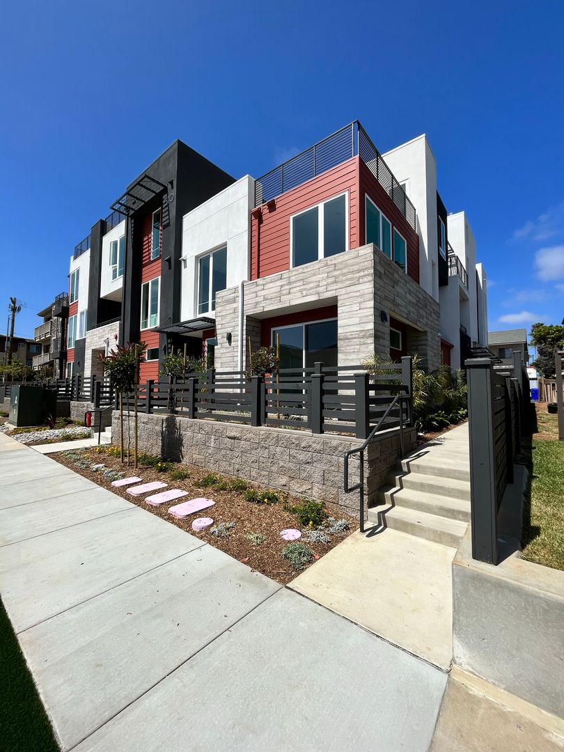 Oceanside House: 510 S Cleveland St
