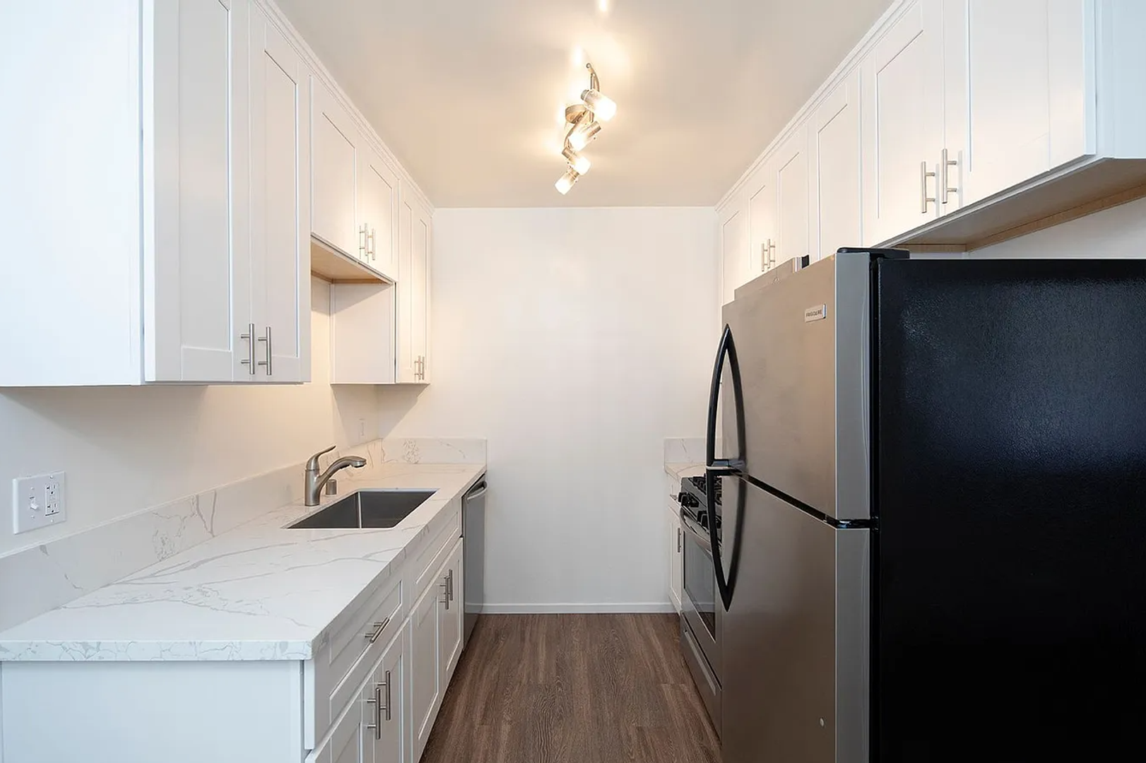 San Diego Apartment: 925 Thomas Ave