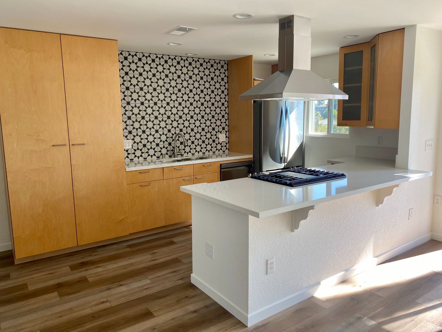 Oceanside Apartment: 3256 Carr Dr.