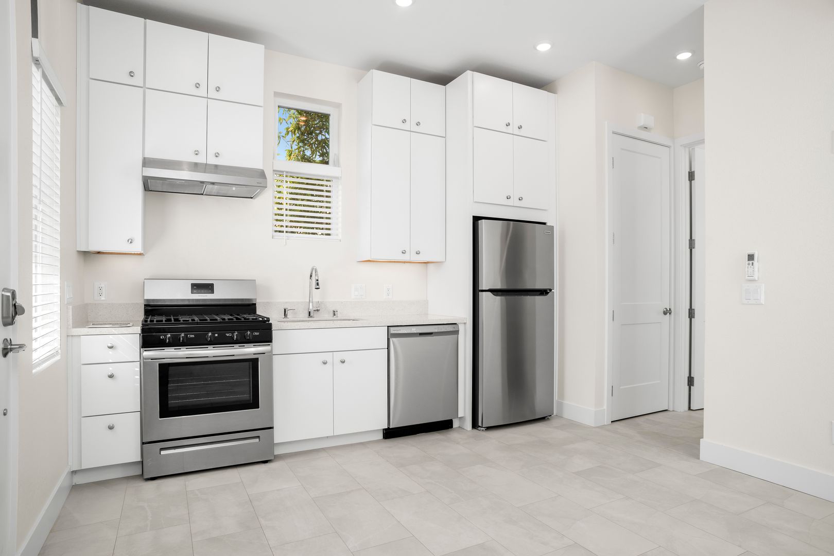 Carlsbad Apartment: 3460-64 Roosevelt St.