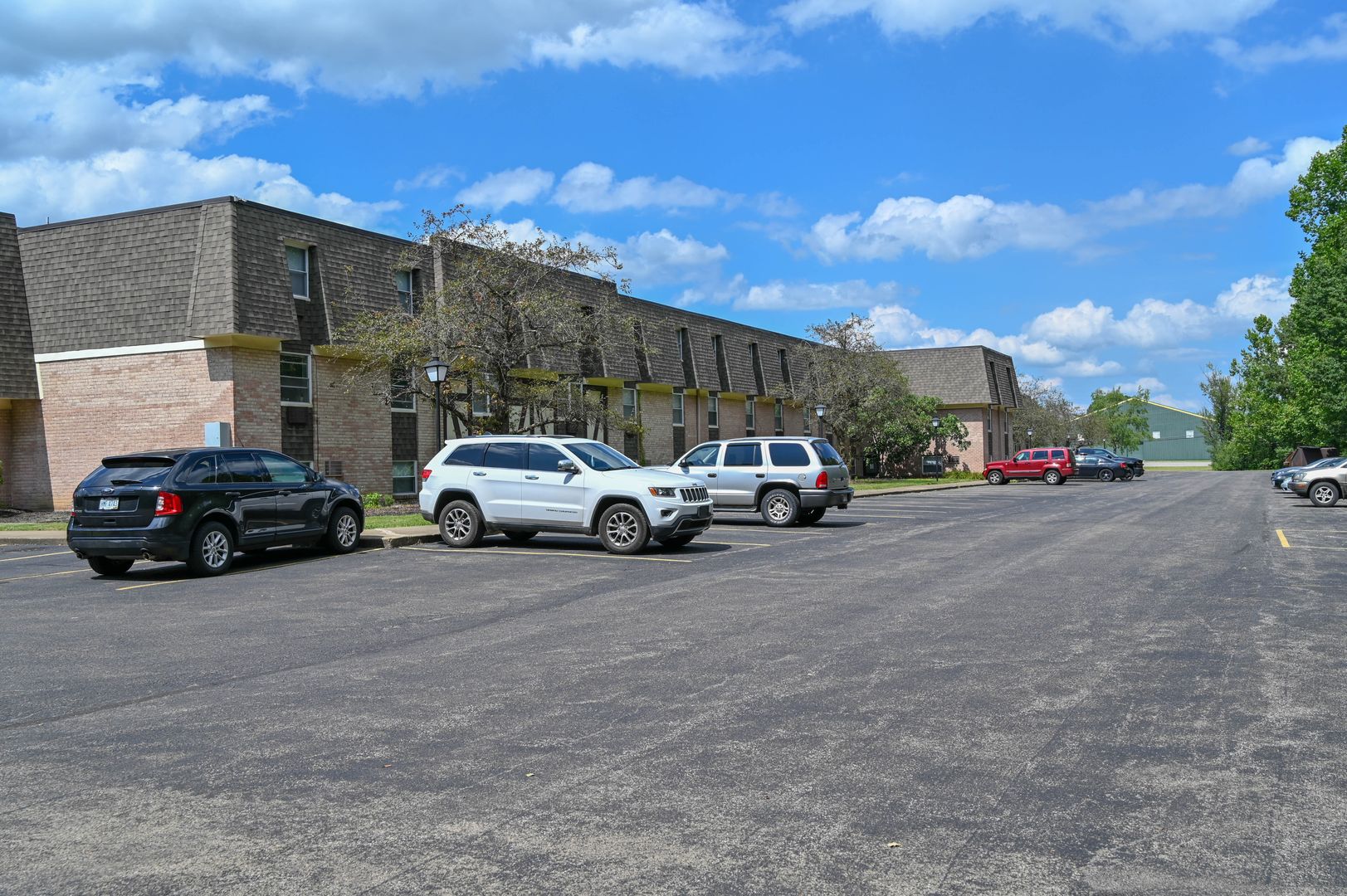 Parking at WOODS OF LIBERTY (3 of 5)