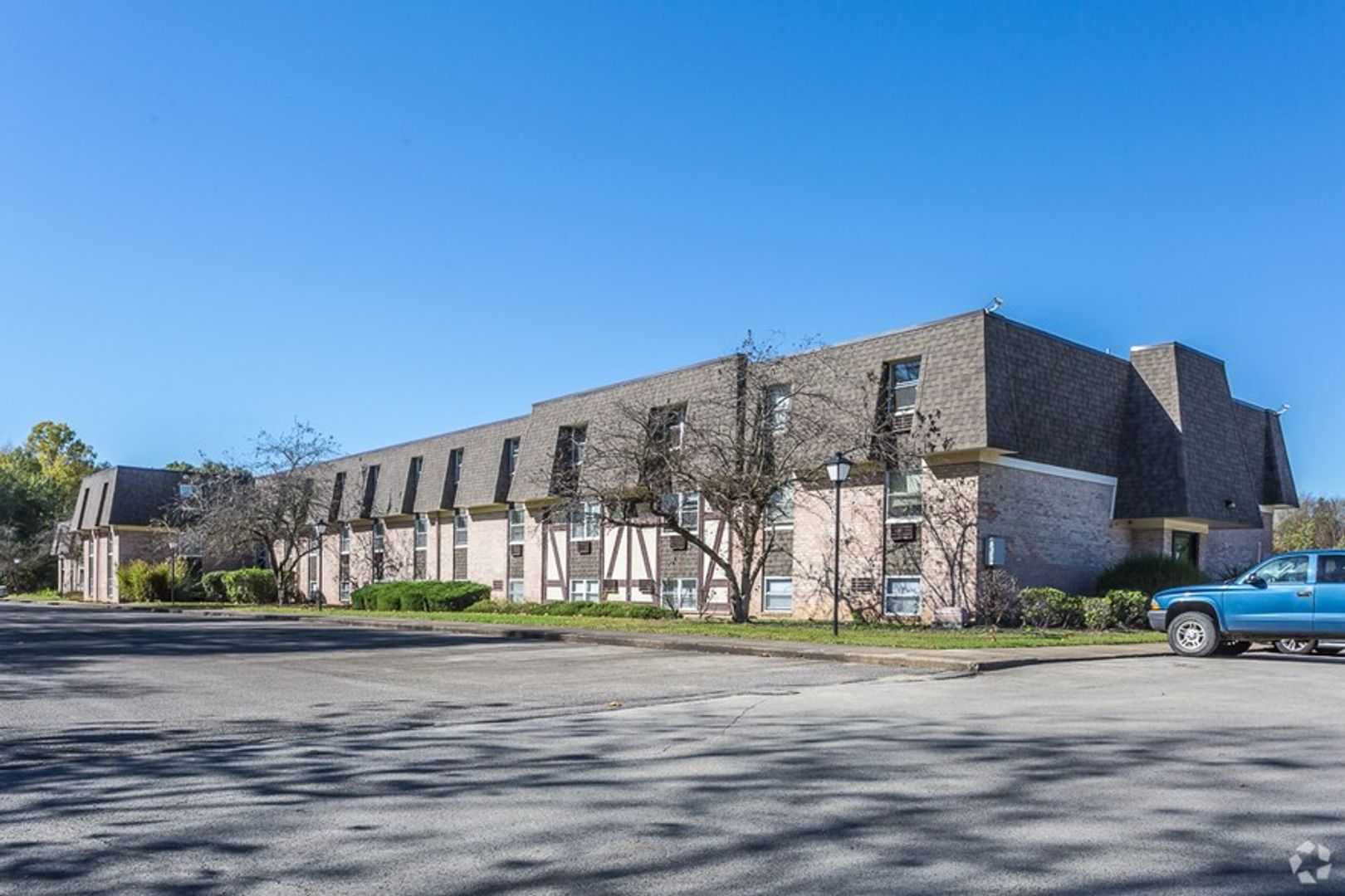 Youngstown Apartment: 4151-4201 Logangate Road