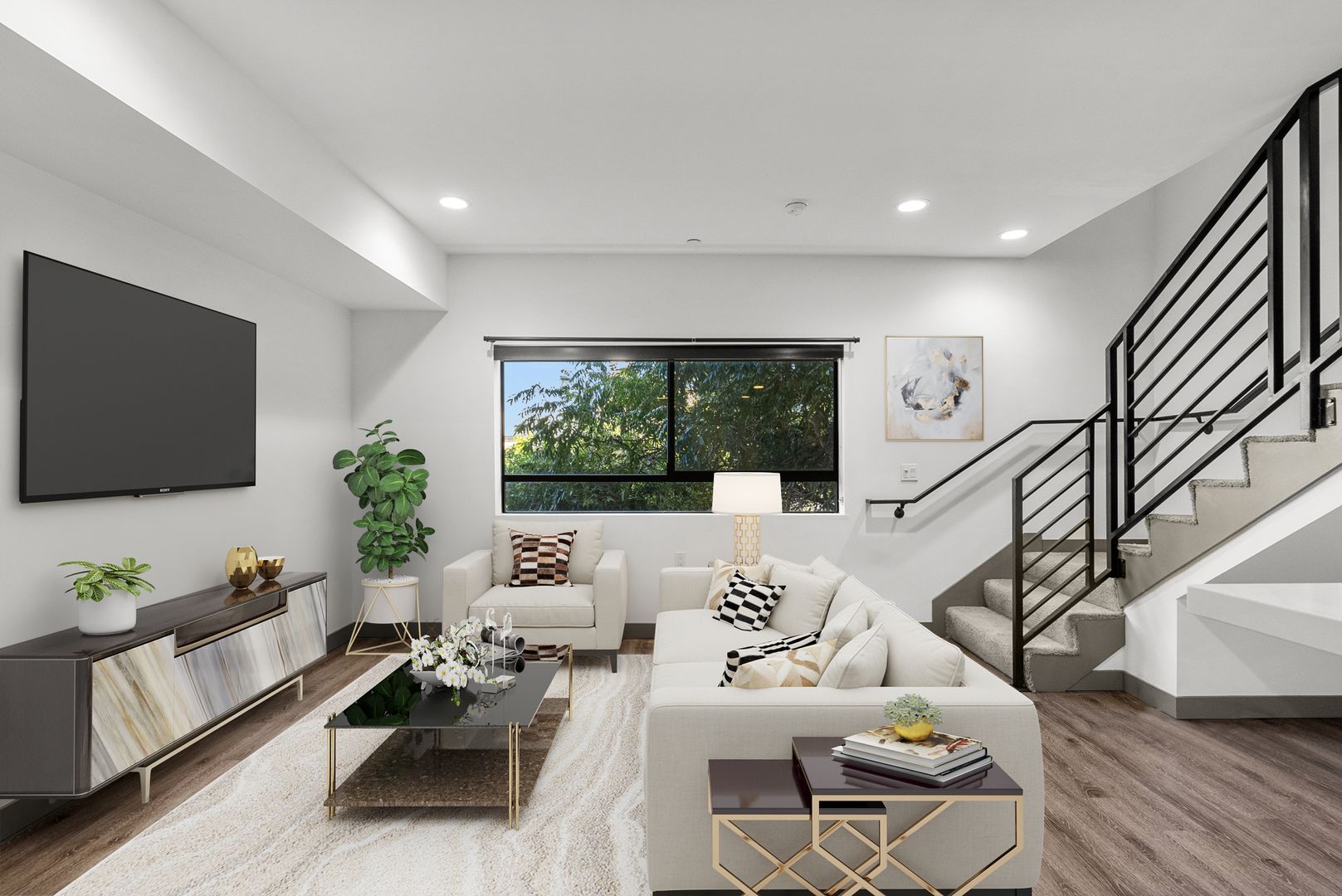 Los Angeles Apartment: 178 N Alexandria Ave