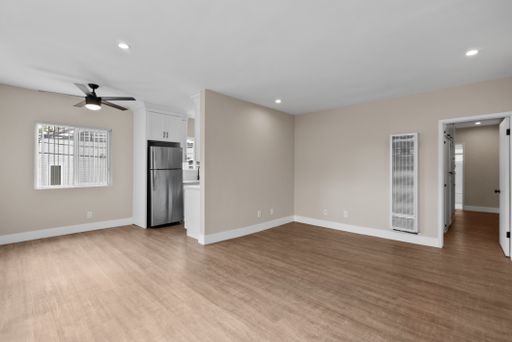 Spacious 2 bedroom/1 bath in Prime Glendale location. – photo 1