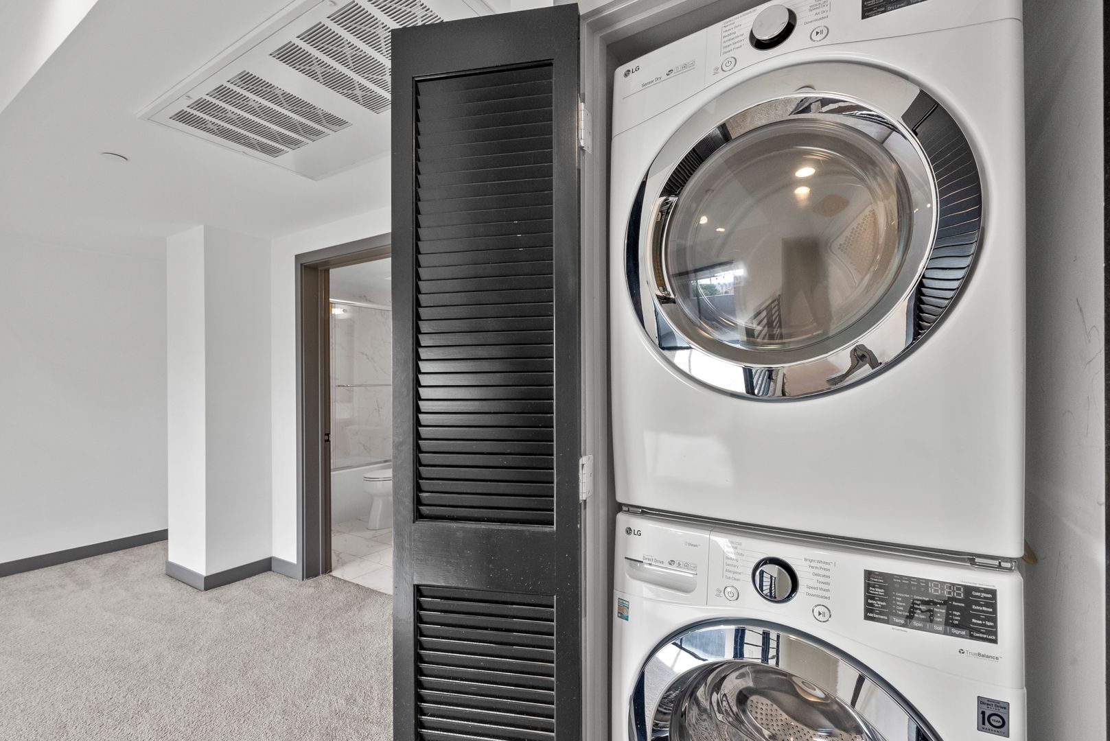 Los Angeles Apartment: 178 N Alexandria Ave