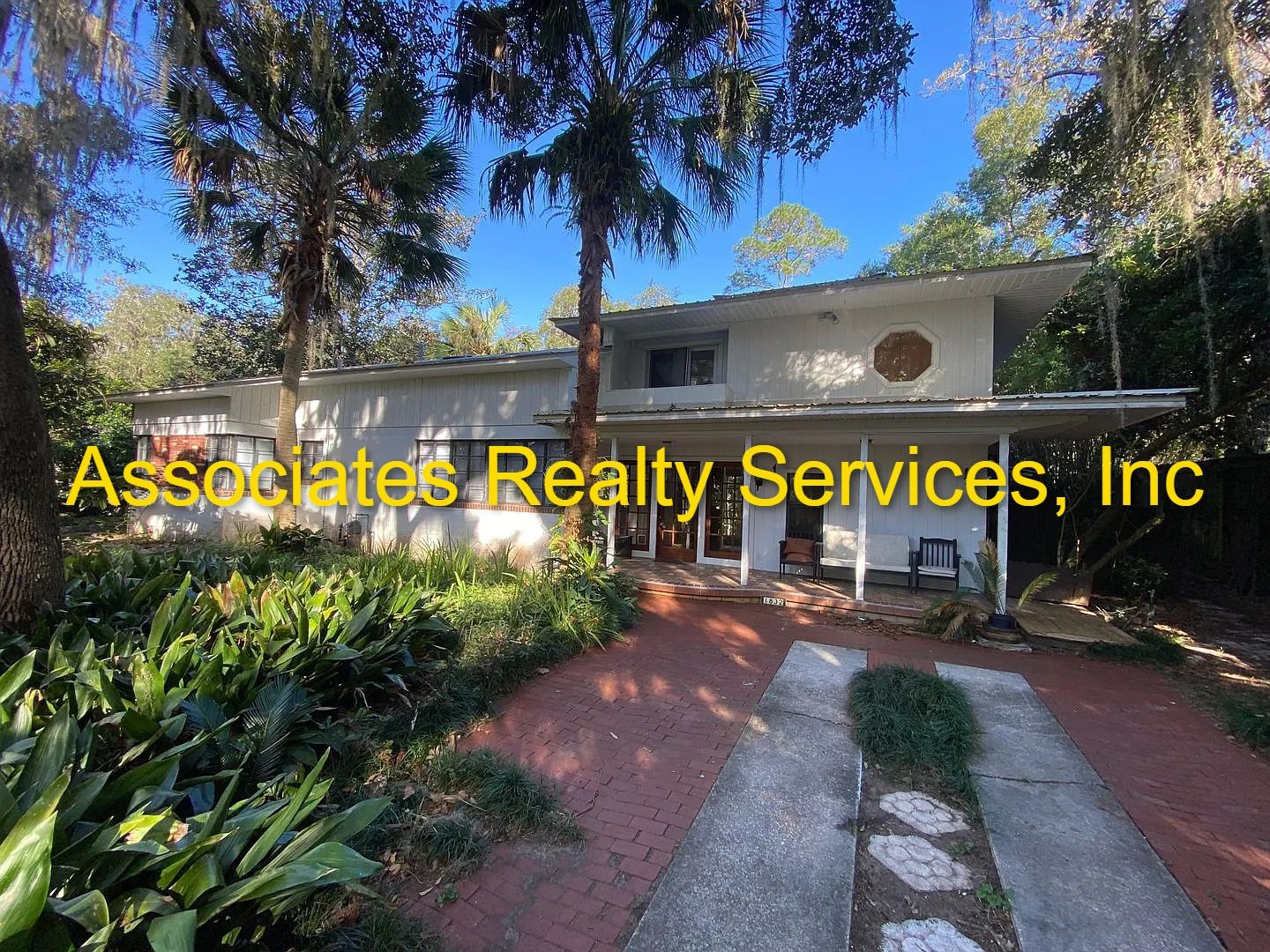 Gainesville House: 1832 NW 11th Rd