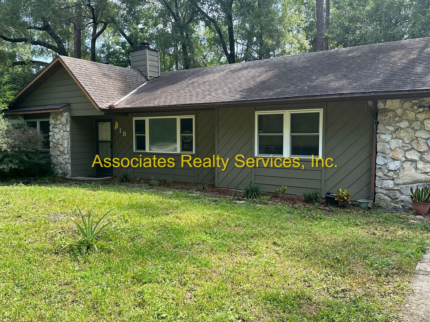 Gainesville House: 119 SW 75th Terrace