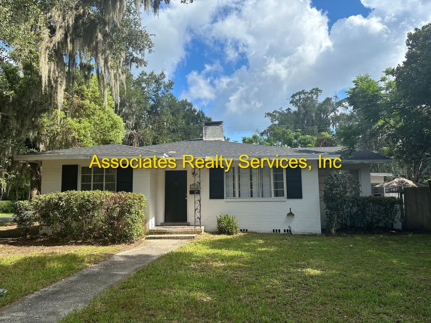Gainesville House: 2058 NW 7th PL