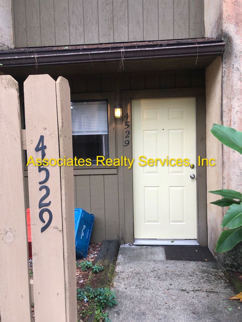 Gainesville House: 4529 NW 45th Court