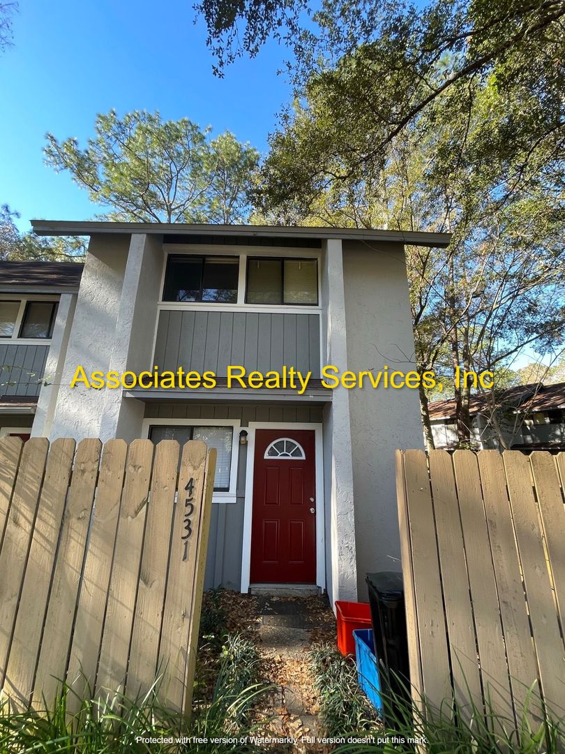 Gainesville House: 4531 NW 45th Court