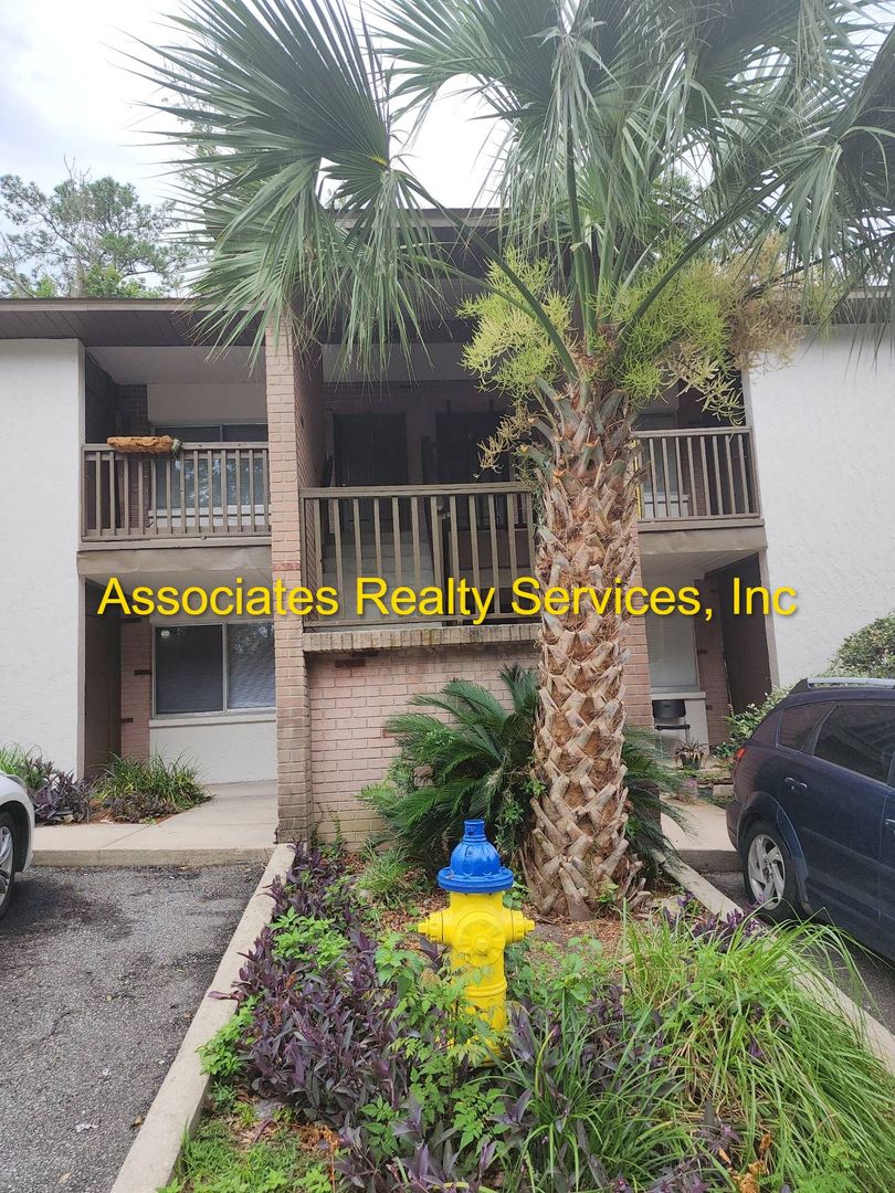 Gainesville Apartment: 1213 NW 39th AVE, I