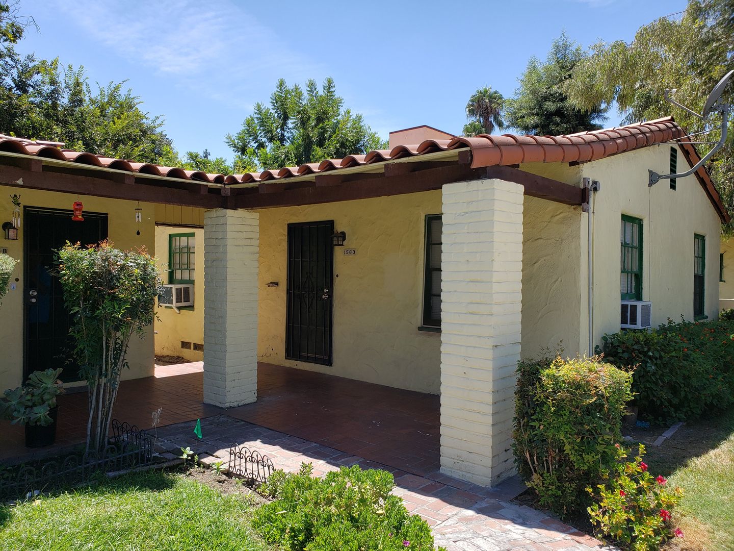 San Bernardino Apartment: 1550 North Arrowhead Avenue