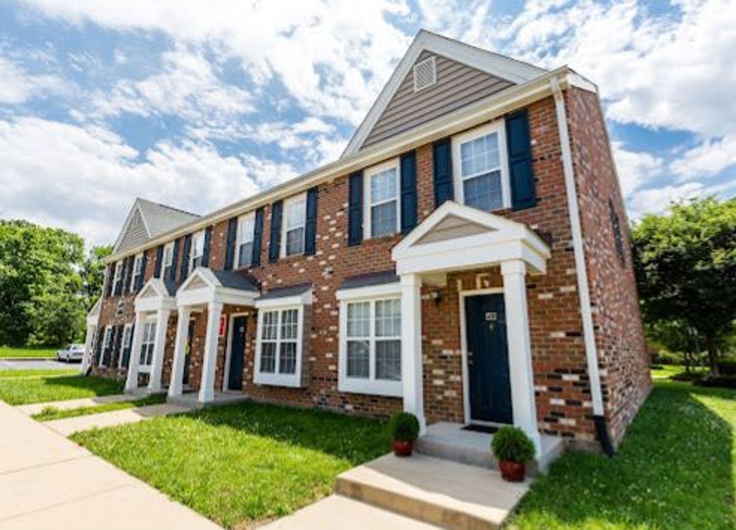 Richmond Townhome: 3731 Delmont Street