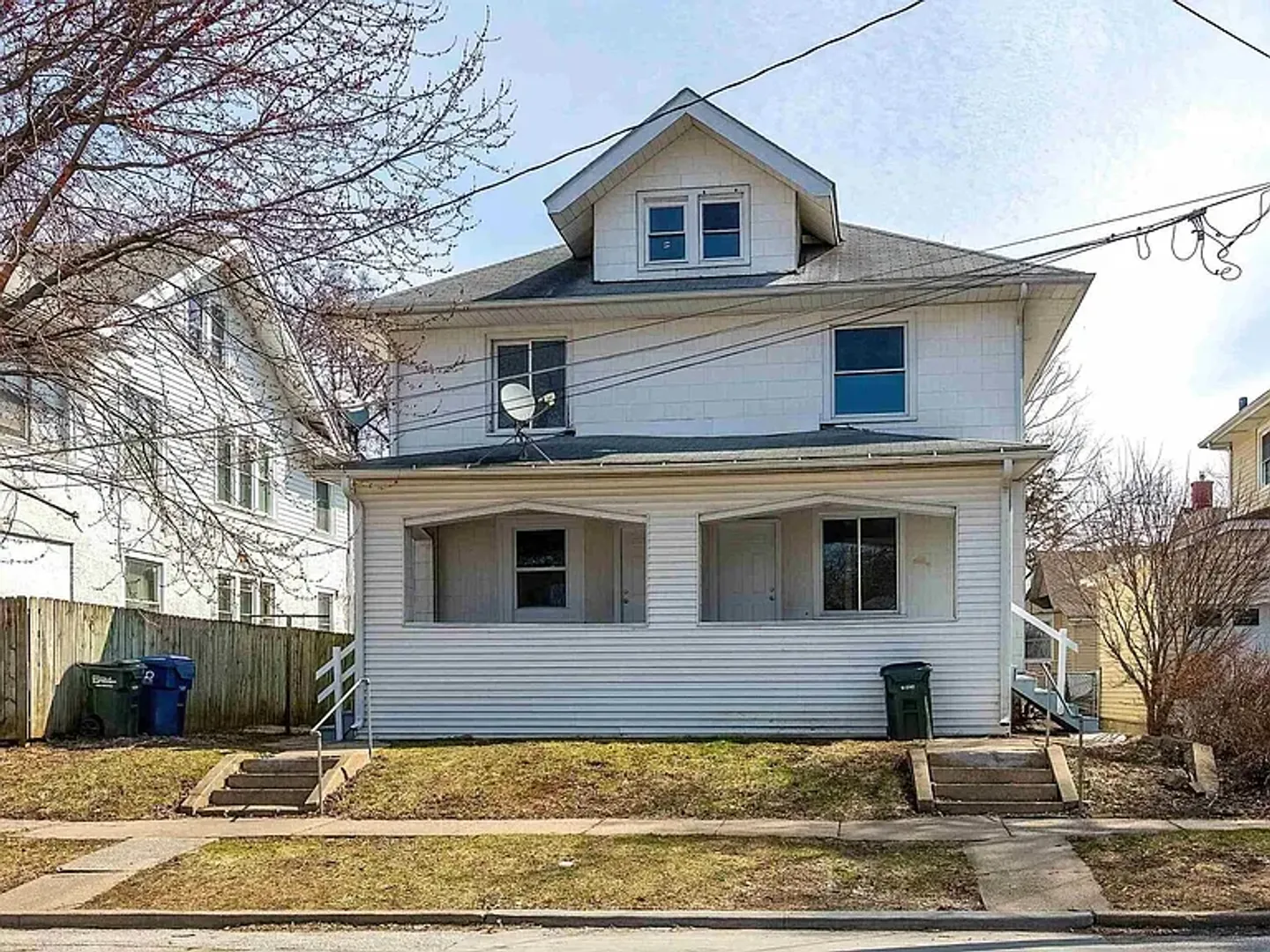 Davenport Apartment: 2209 Farnam St
