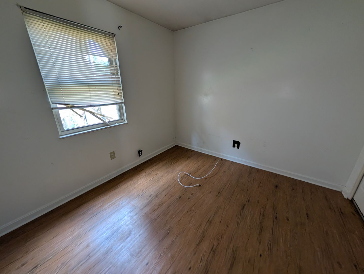 Louisville Apartment: 8600 Standing Oak Dr.