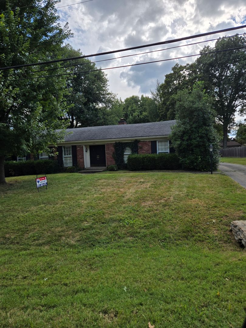Louisville House: 3114 Goose Creek