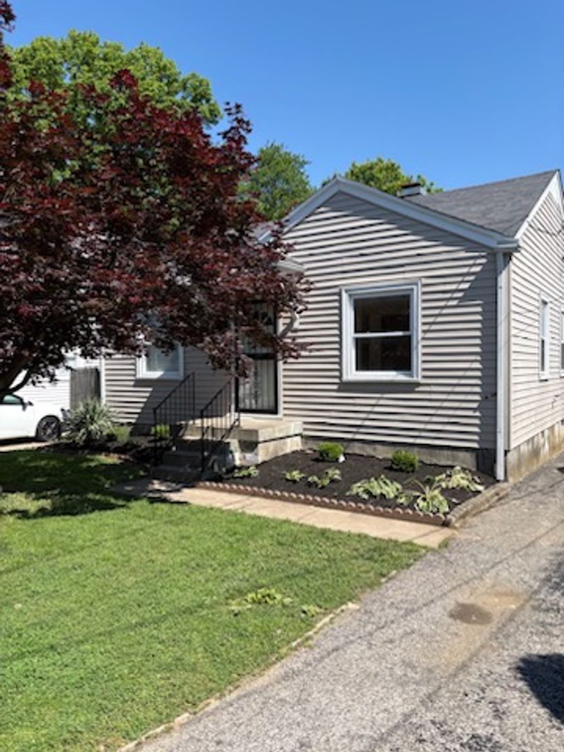 Louisville House: 327 Inverness Avenue