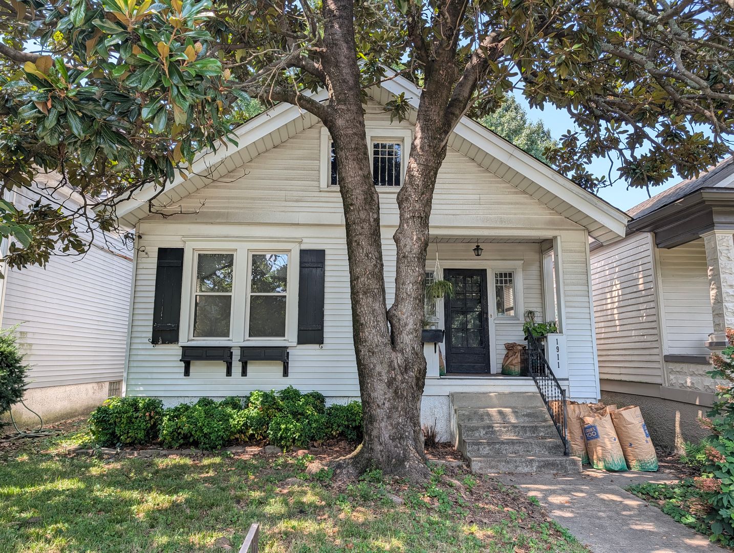 Louisville House: 1911 Richmond Dr.