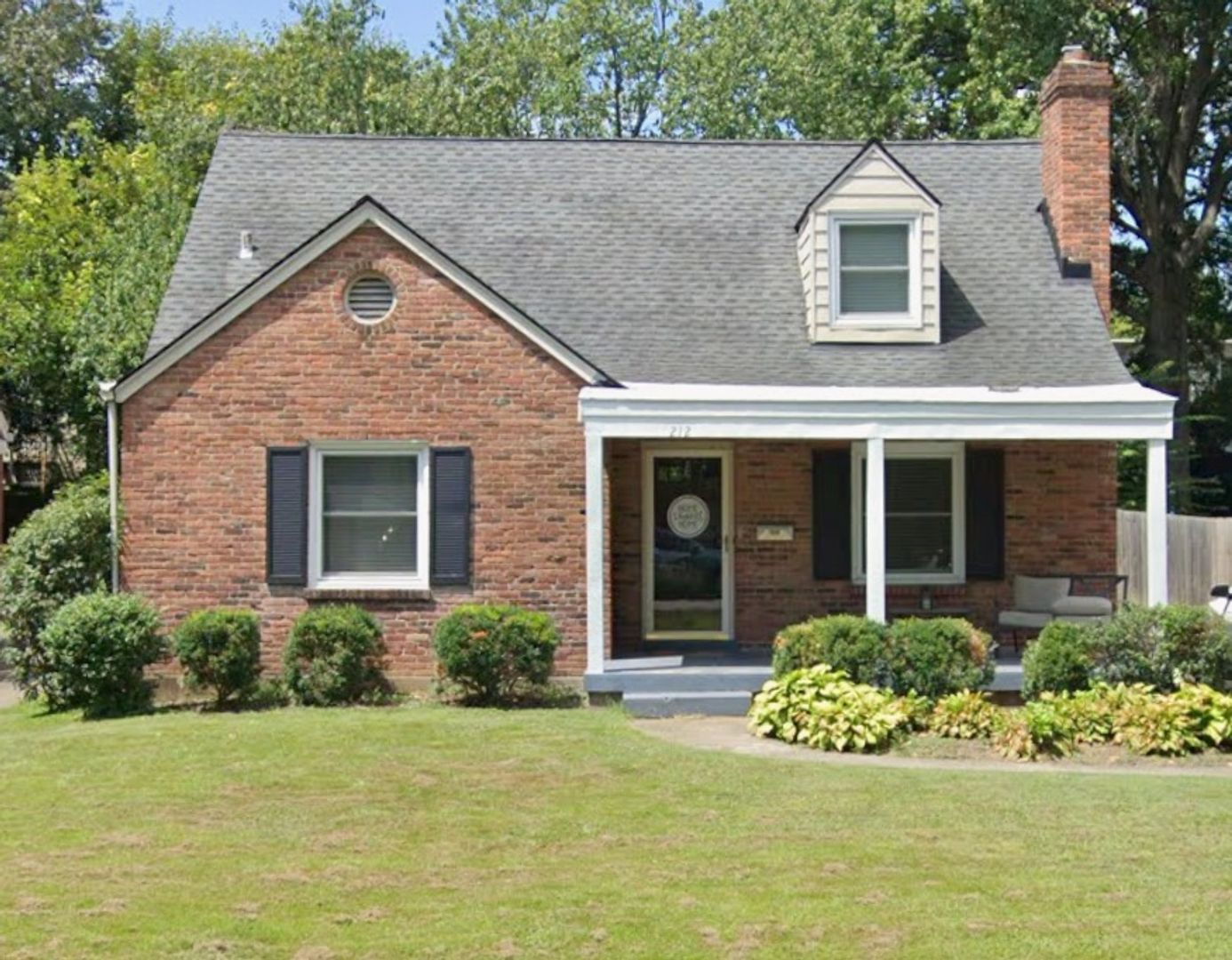 Louisville House: 212 Ridgeway Ave.