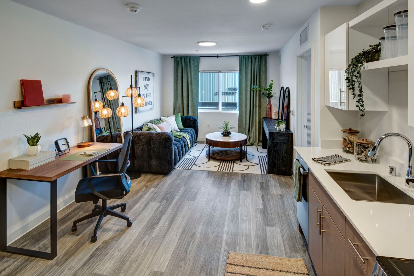 Las Vegas Apartment: 1100 D Street