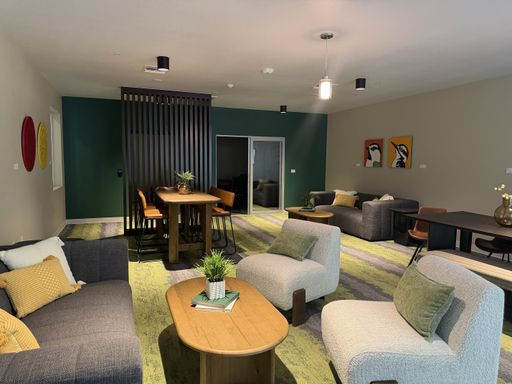Las Vegas City-View 1BR - $0 MOVE IN SPECIAL - Where the Price Includes Everything - 580 sq ft · from $1,625/mo — all utilities included – photo 1