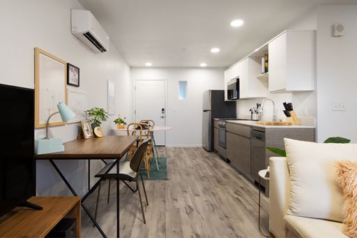 DON'T MISS OUT ON THIS SPECIAL - $1469 all in including utilities!!! – photo 1