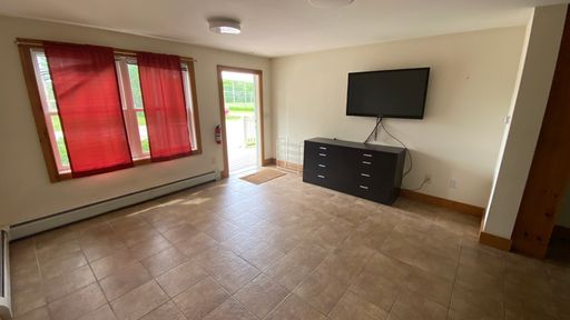 University Student Rental available for the 2027-2028 School Year - Heat/Hot Water Included - In unit washer/dryer – photo 1