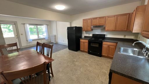 University Student Rental Available for the 2027-2028 School Year - Heat & Hot water Included!! – photo 1